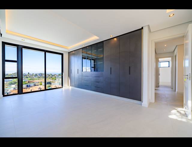5 BEDROOM HOUSE FOR SALE IN ZULULAMI LUXURY COASTAL ESTATE